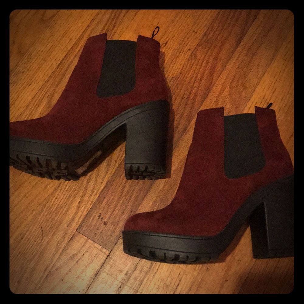 Wine heel booties